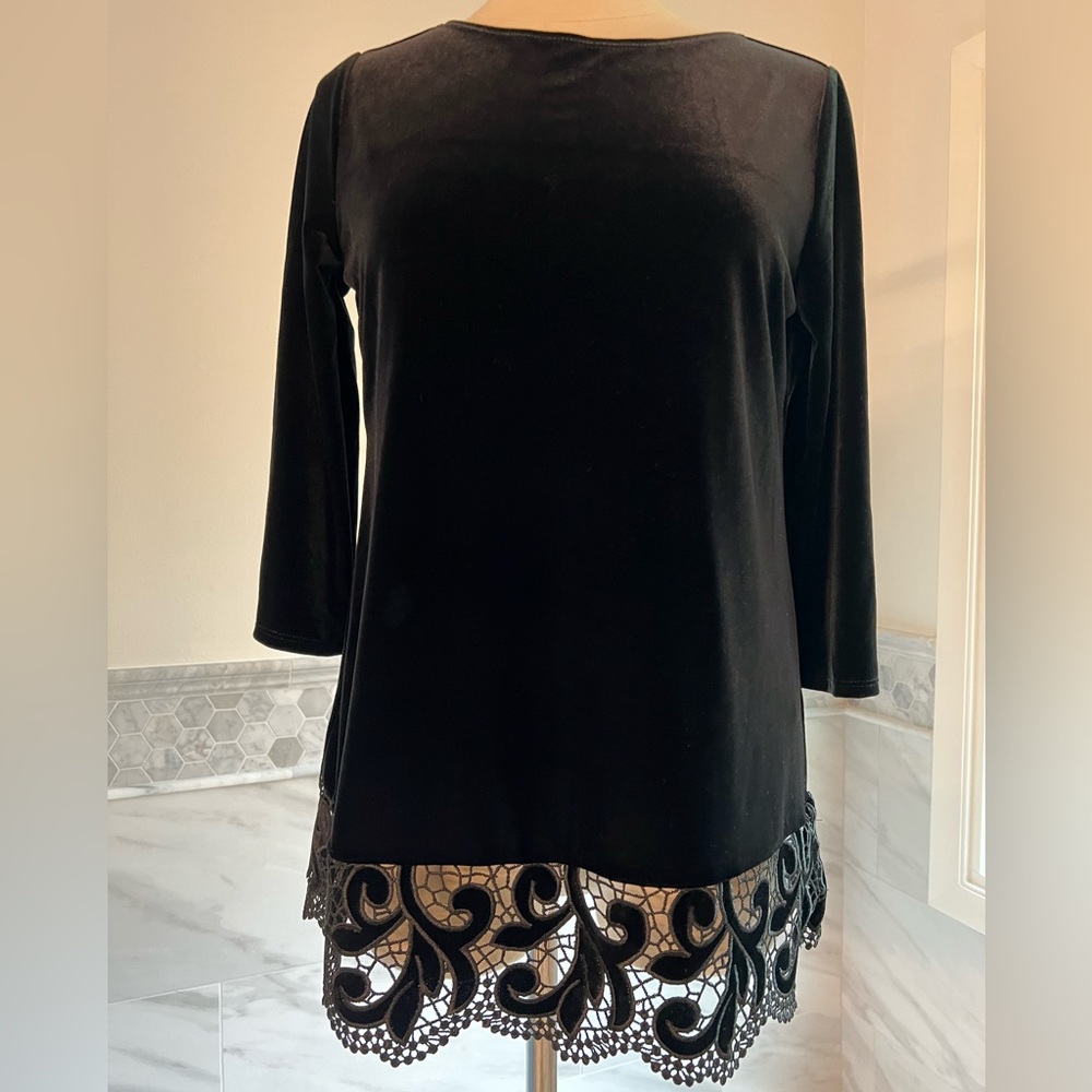 Chico’s Stretch Velvet 3/4 Sleeves Embroidered Hem Top